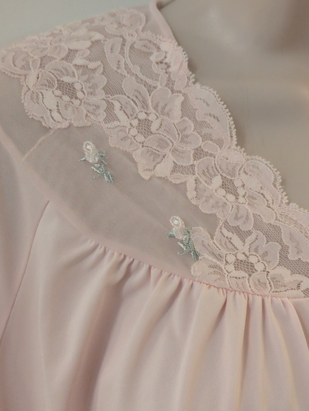 Shadowline Button Up Lace Detail Robe - Picture 2 of 9